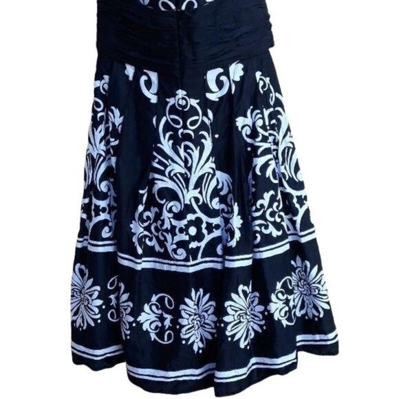 WHBM Dress Convertible Fit & Flare Tea Length Scroll Floral Print Black Sz 0 - Picture 8 of 8